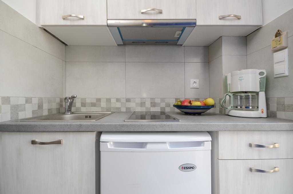 Victoria Studios & Apartments Mikri Vigla Extérieur photo