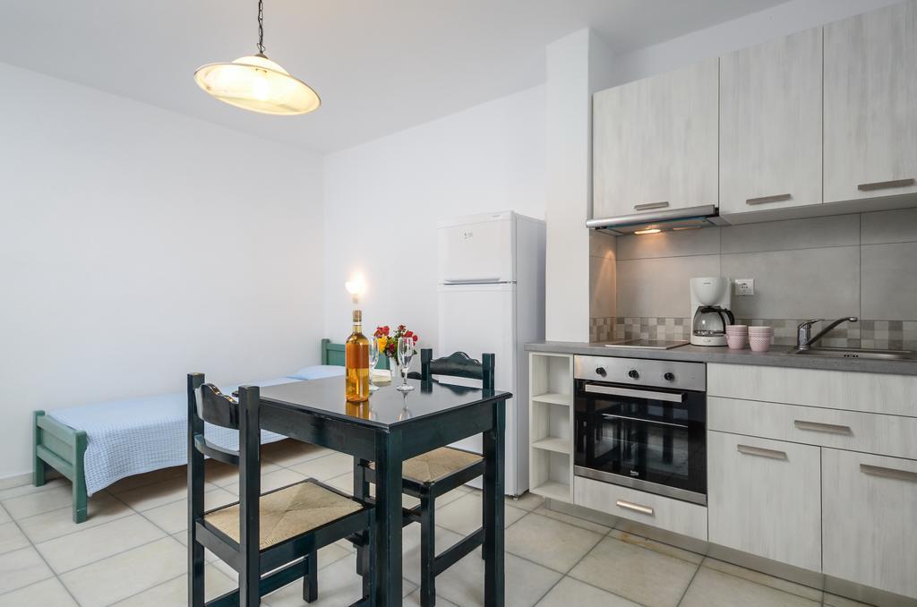 Victoria Studios & Apartments Mikri Vigla Extérieur photo